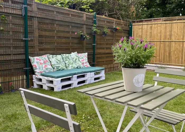 Maisonnette Avec Jardin Domont